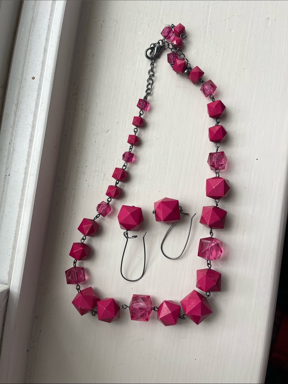 Bold Fuchsia Geometric Bead Necklace & Earrings Set - Women Jewelry